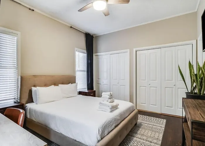 Freetown Hideaway-private Shared Kitchen & Free Parking Hébergement de vacances Lafayette